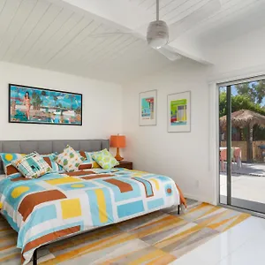 Retro A Go Go House Palm Springs